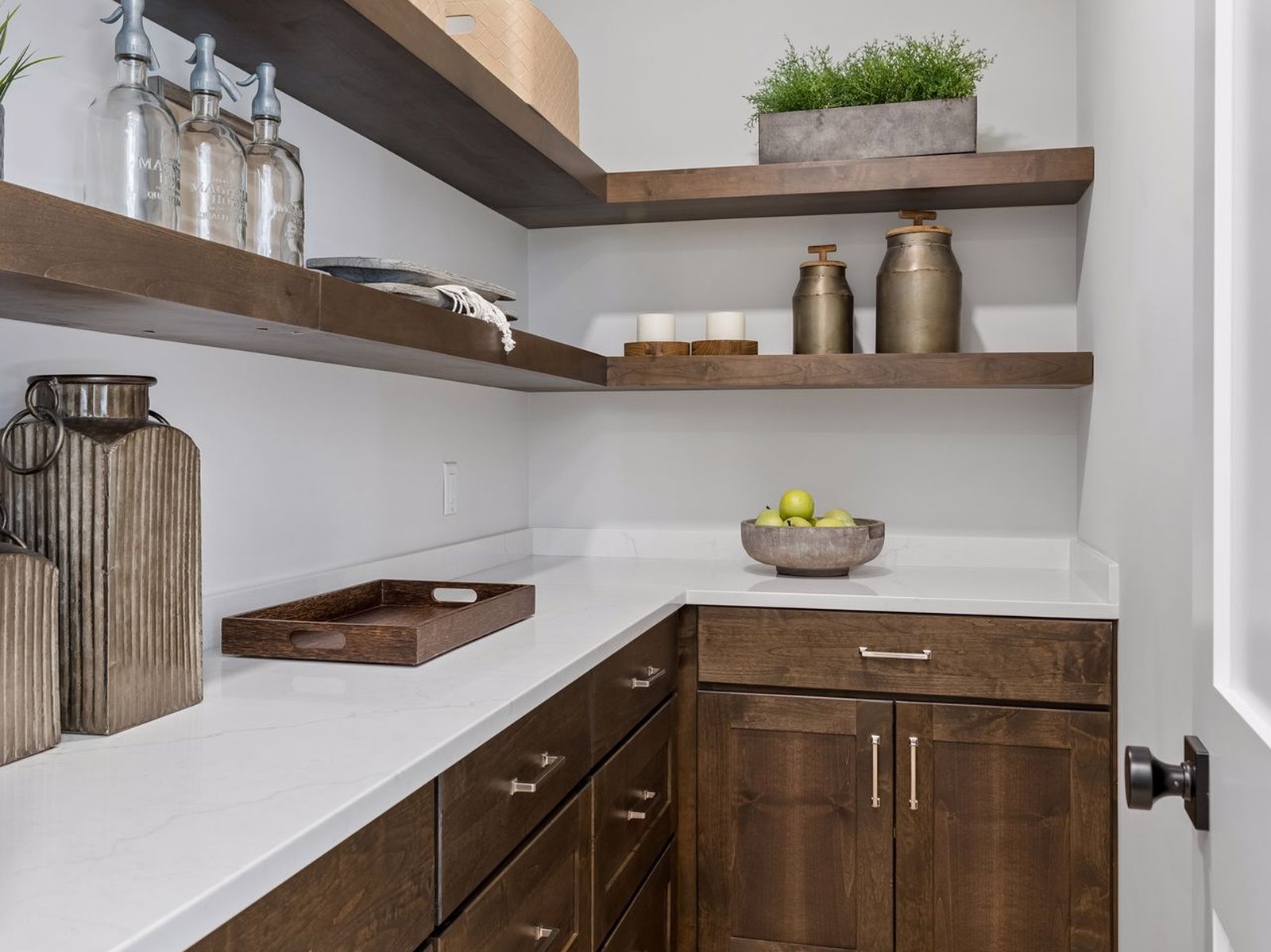2631 Orchard Lane — Walk-in pantry