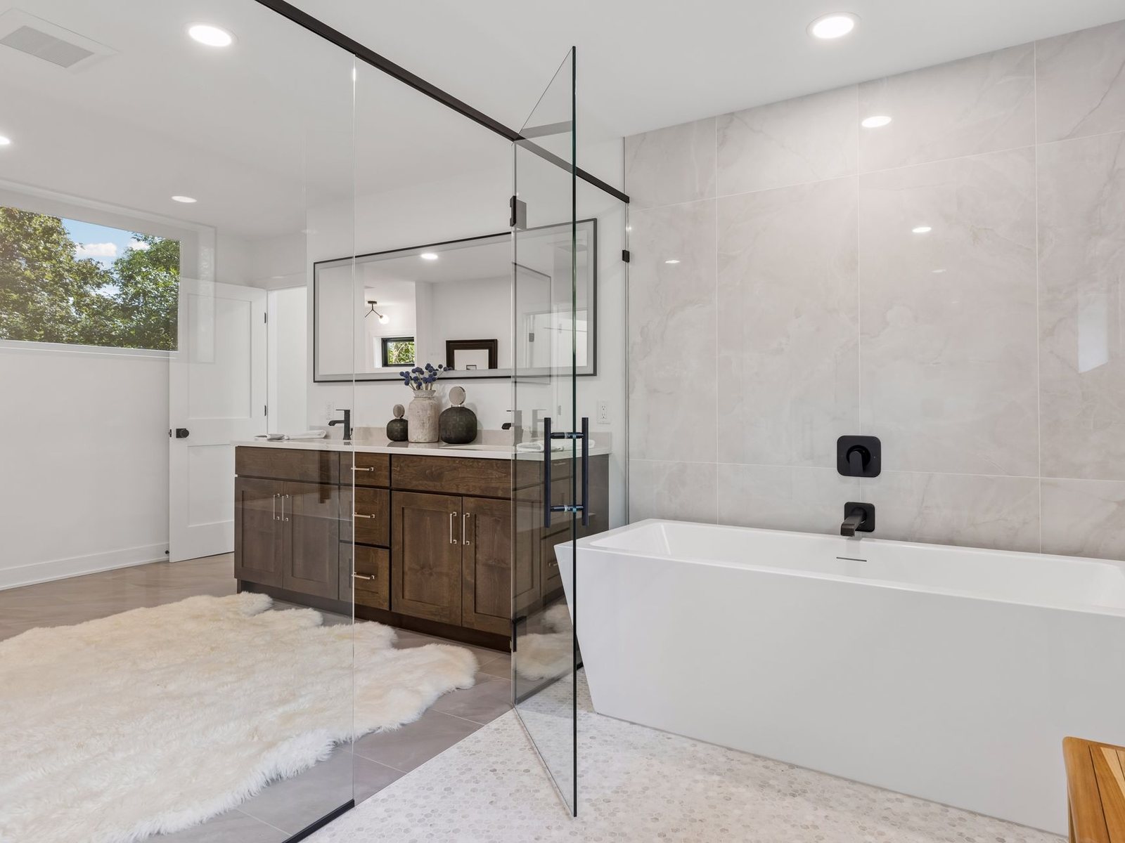 2631 Orchard Lane — Primary bath