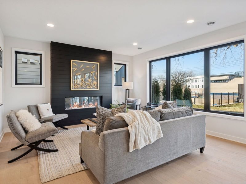 6132 Oaklawn Avenue — Lower level living