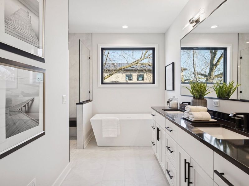 6132 Oaklawn Avenue — Primary bath